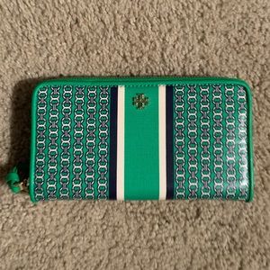 Tory Burch Wallet super cute